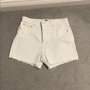 GAP high rise short 4”